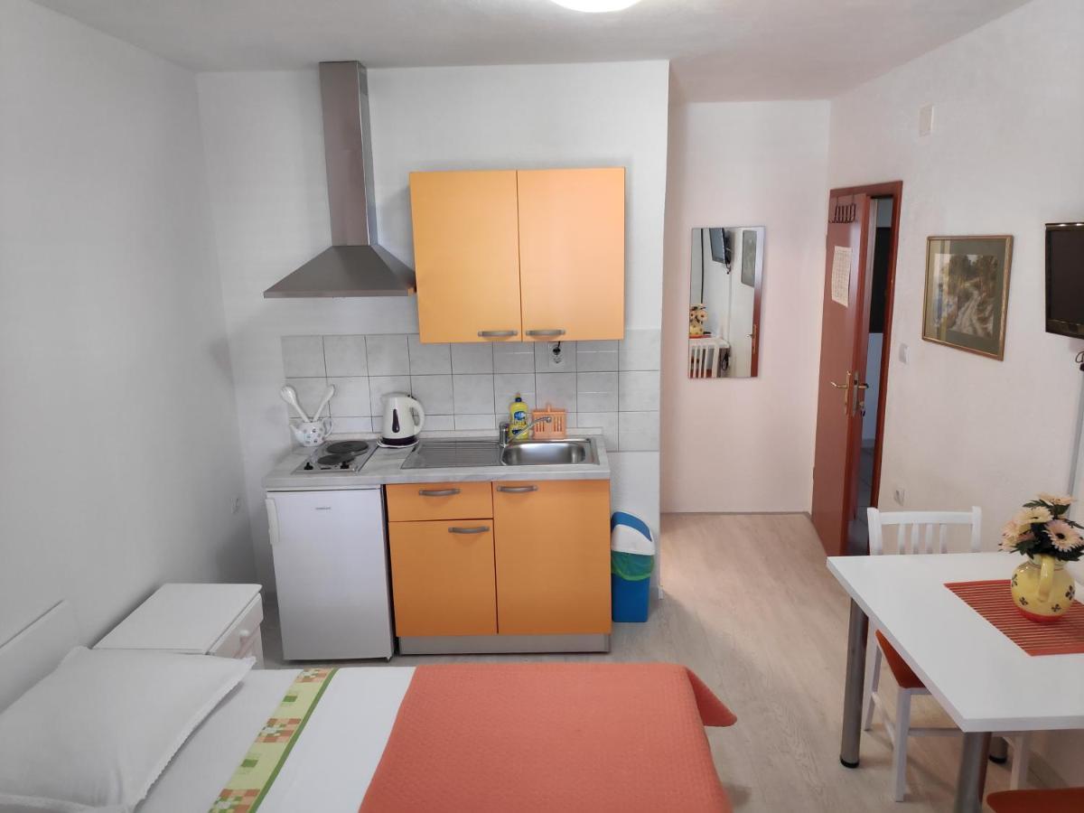 Apartments Vekic Makarska Esterno foto