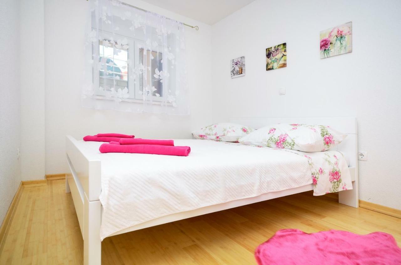 Apartments Vekic Makarska Esterno foto