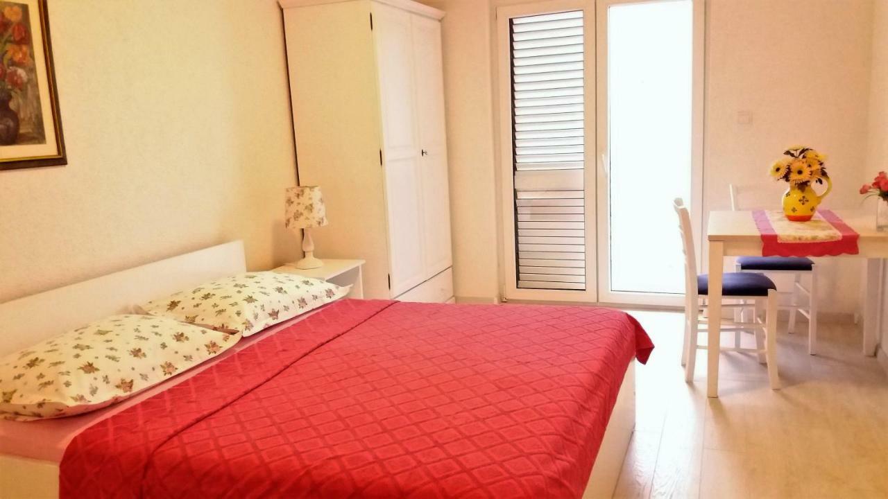 Apartments Vekic Makarska Esterno foto